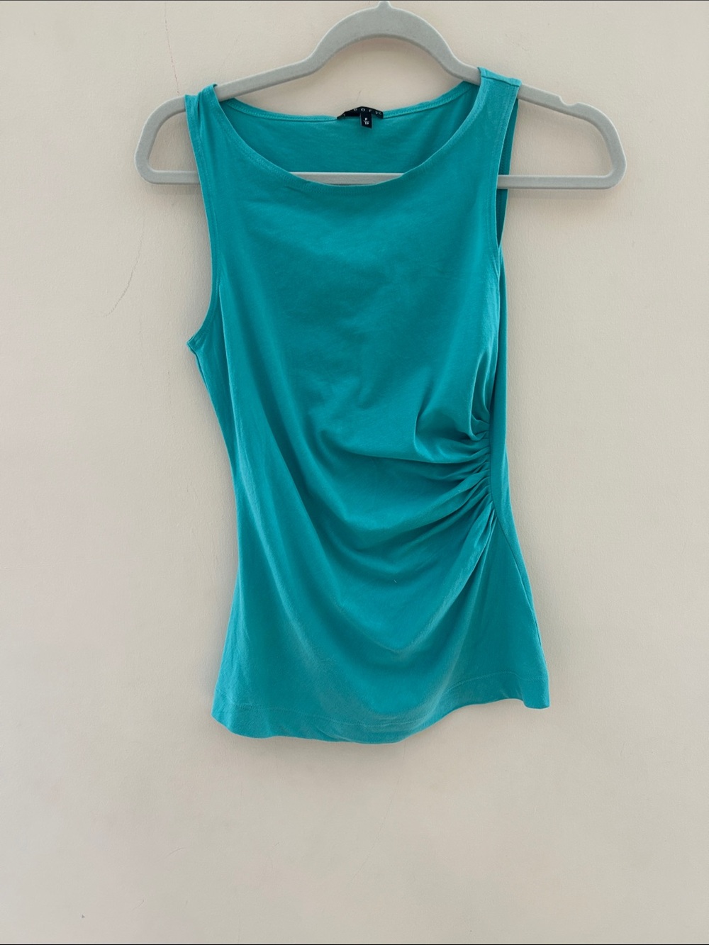 Theory sleeveless t shirt with side ruching.
